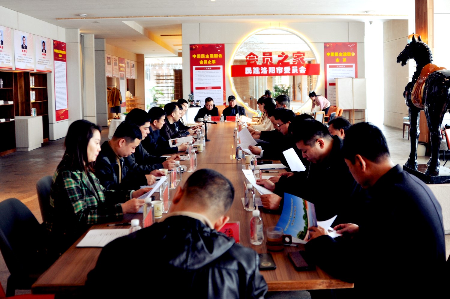 2022年民建洛陽(yáng)市委“黃河濕地保護公益林”推進(jìn)會(huì )在洛陽(yáng)開(kāi)元集團舉行