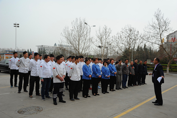 召開(kāi)春季運動(dòng)會(huì )  迎接牡丹文化節